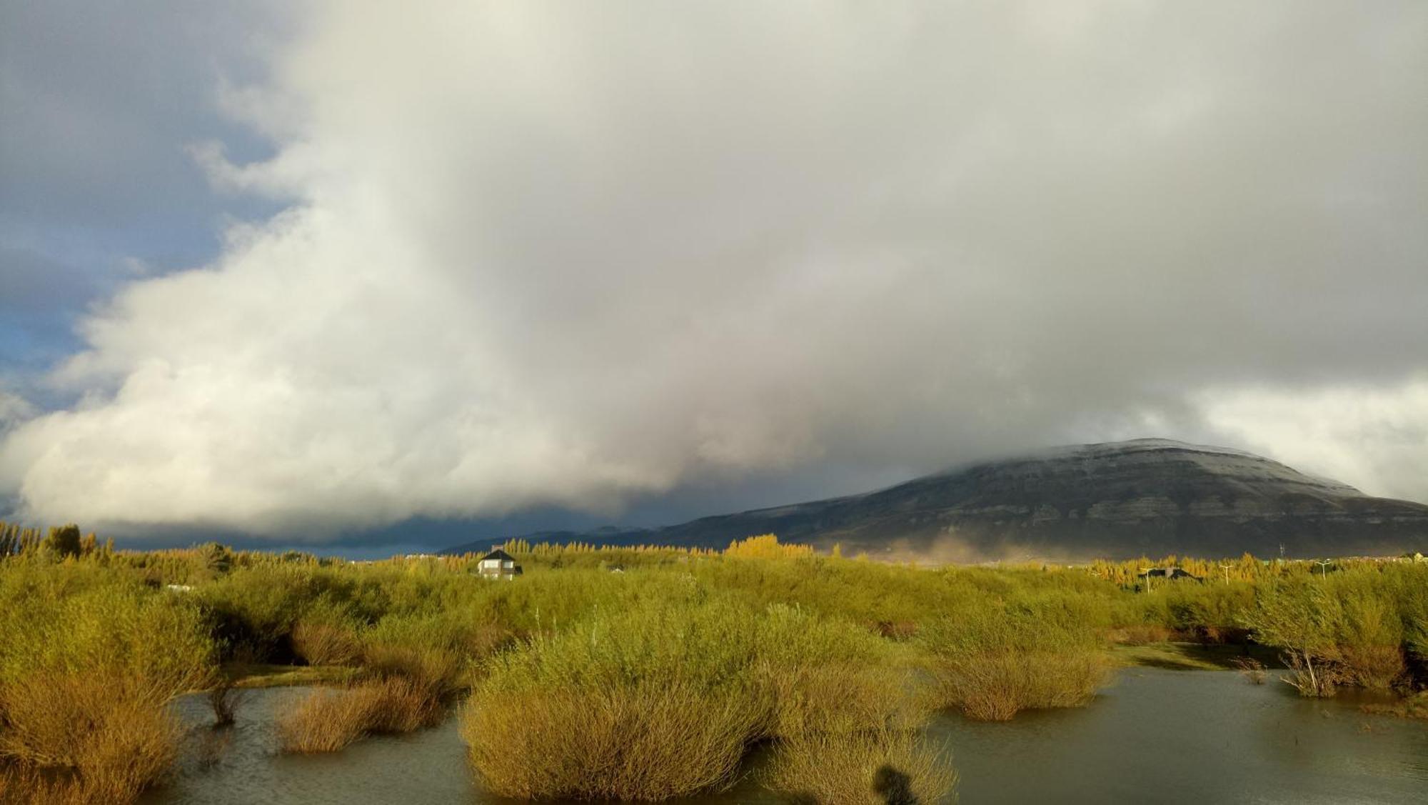 Hostel Aves Del Lago El Calafate Exterior photo